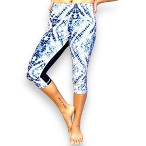 Victoria’s Secret Sport VSX Knockout Cropped Leggings | Tie Dye | Size Medium